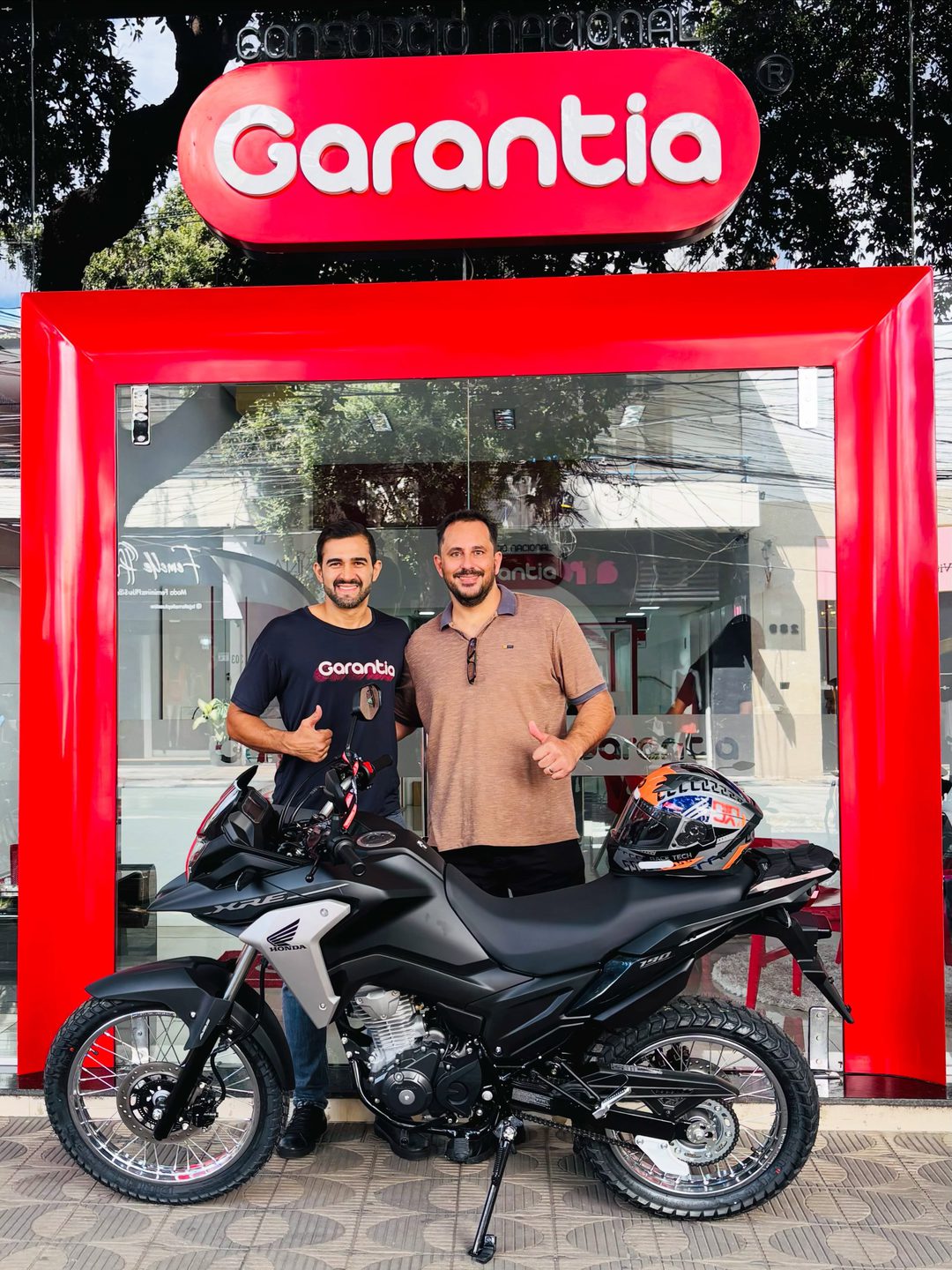 Cliente contemplado · Leonardo Oliveira